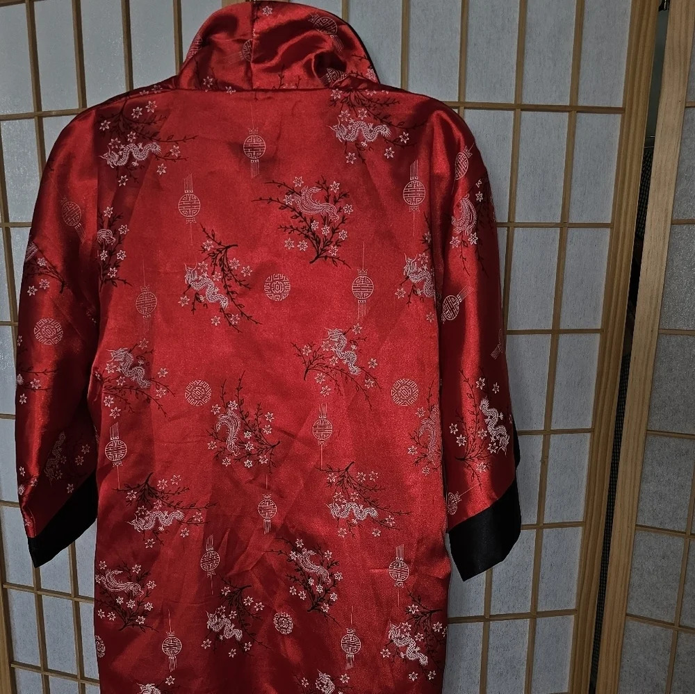 Silky satin dragon Reversible Kimono - Picture 6 of 13